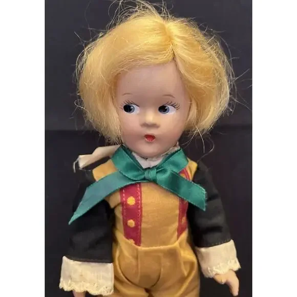 Very Vintage MM Alexander SWEEDISH Doll 9” Flirty Eye Wendy Ann